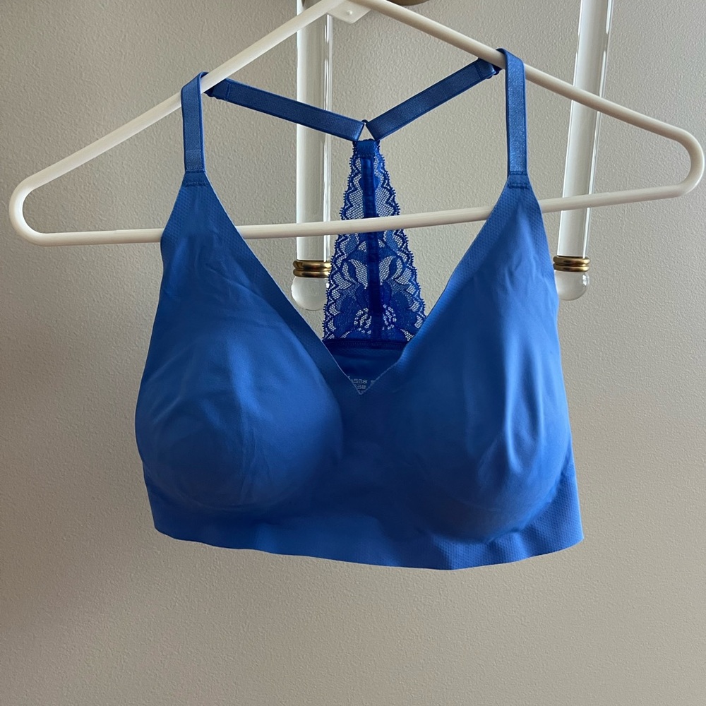 Victoria Secret bralette sz medium   Perfect condition